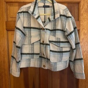NWOT Plaid Women's Shacket in Cream and Gray
